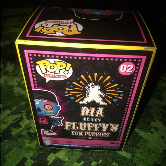 Gabriel Fluffy Iglesias 02  Blacklight  Edition - Picture 4 of 6